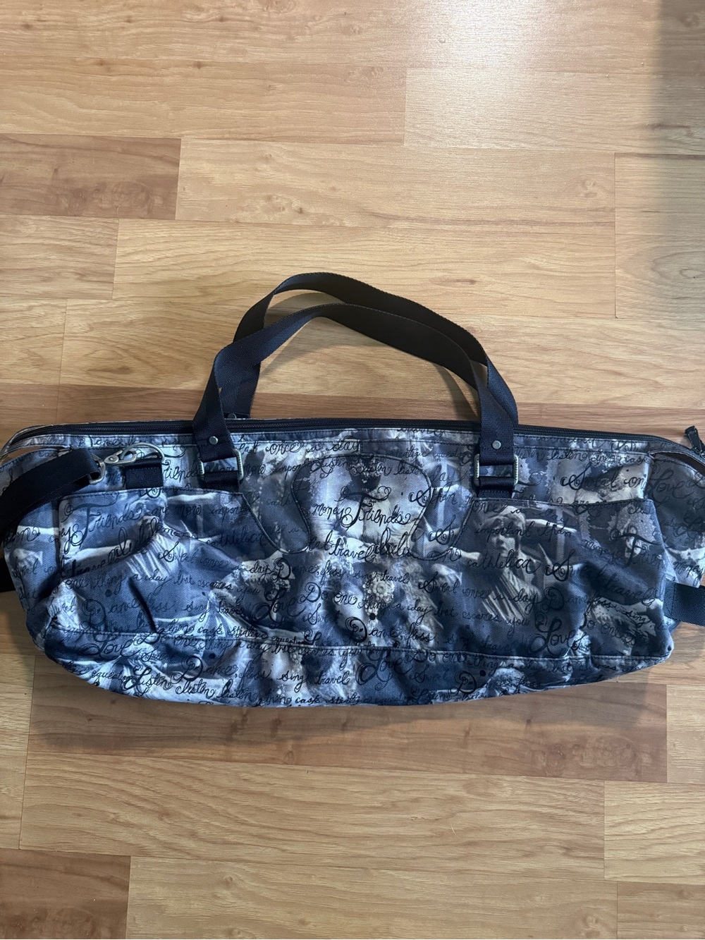 RARE Lululemon India
Manifesto Black/Gray Yoga Mat Bag